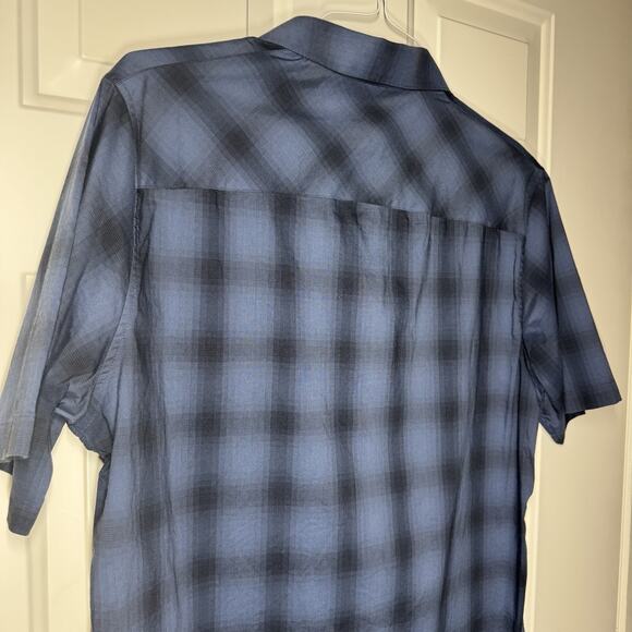 Travis Mathew Blue Black Plaid Nylon Stretch Casual Button Up Shirt Men’s Large - Picture 5 of 8